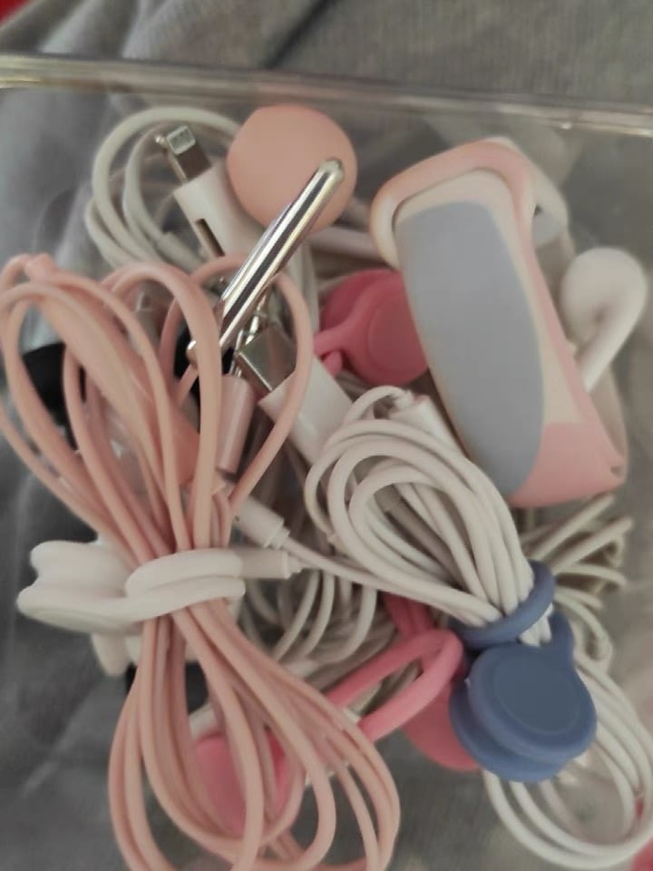 Multi Purpose Magnetic Cable Ties