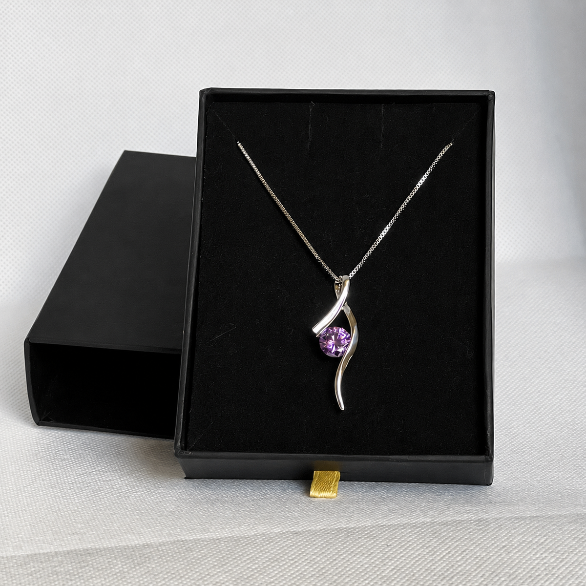 Wavelle | Curve Pendant Necklace