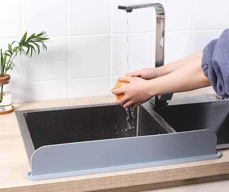 Sink water splash guard